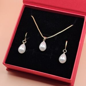 ✨ Faux Pearl Necklace & Earrings Set for Women! (New)